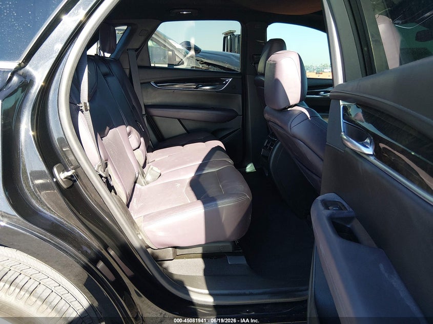 CADILLAC XT5 - zdjęcie 8