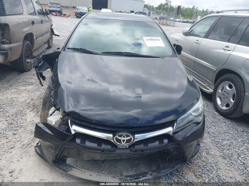 TOYOTA CAMRY - zdjęcie 13