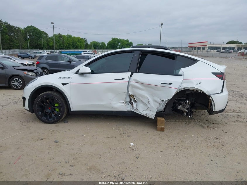 TESLA MODEL Y - zdjęcie 15