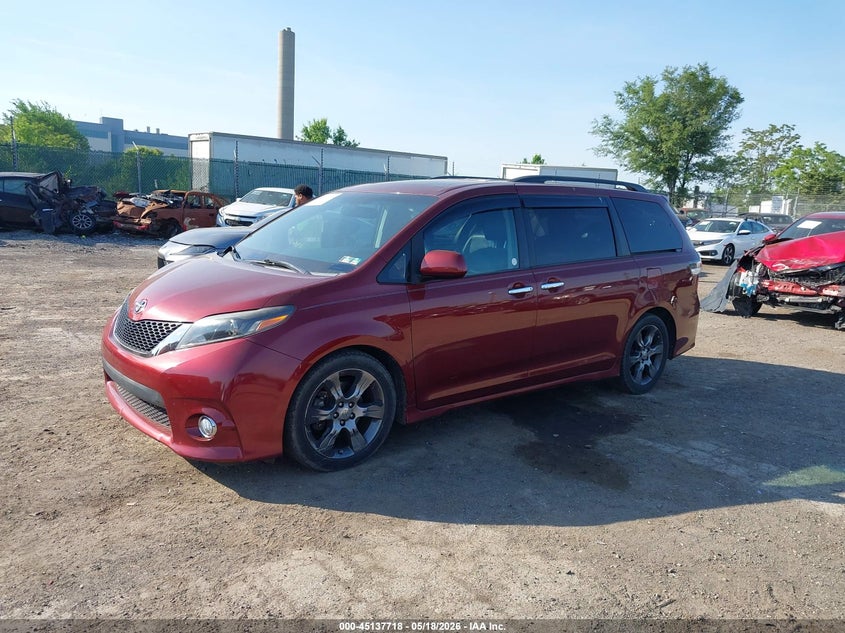 TOYOTA SIENNA - zdjęcie 2