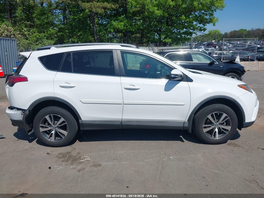 TOYOTA RAV4 - zdjęcie 13