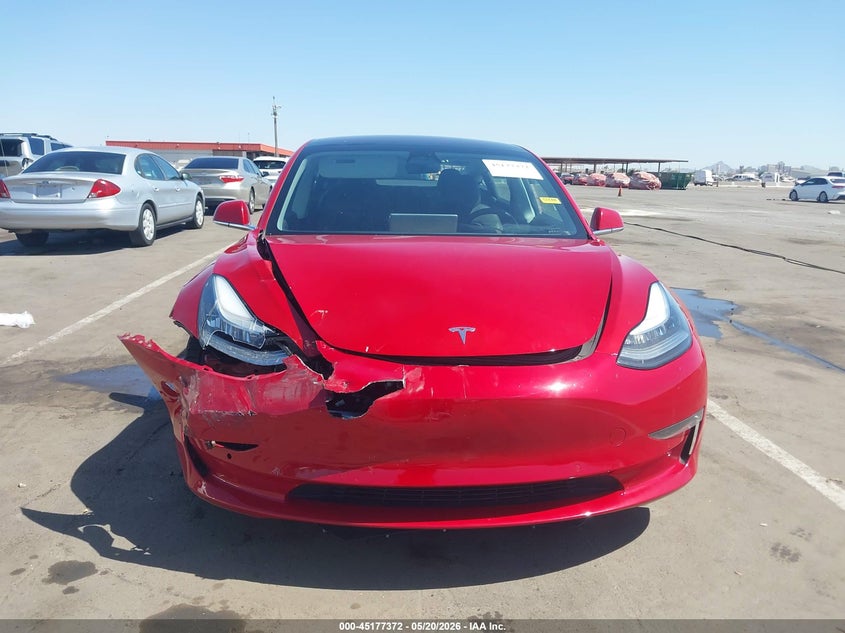 TESLA MODEL 3 - zdjęcie 12