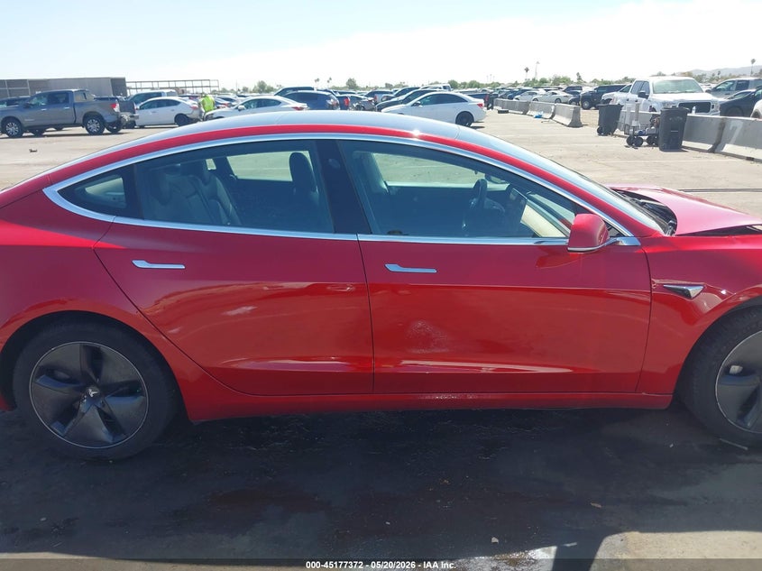 TESLA MODEL 3 - zdjęcie 13