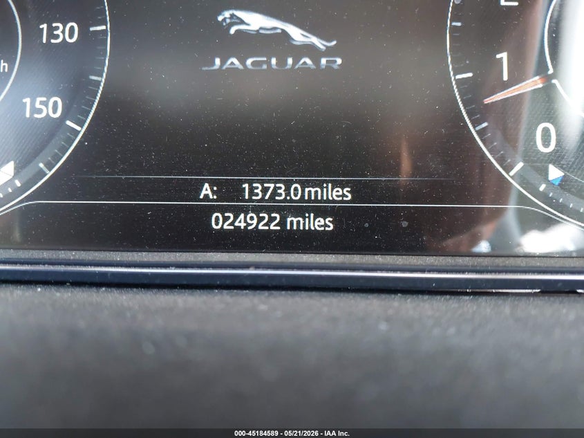 JAGUAR E-PACE - zdjęcie 15