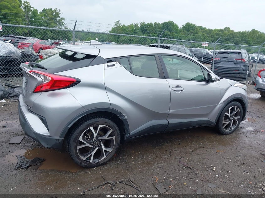 TOYOTA C-HR - zdjęcie 13