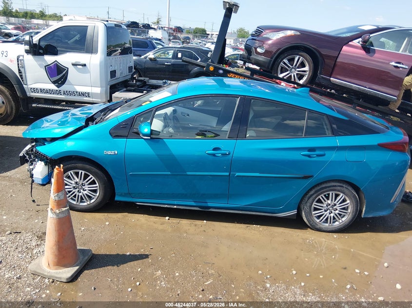 TOYOTA PRIUS PRIME - zdjęcie 15