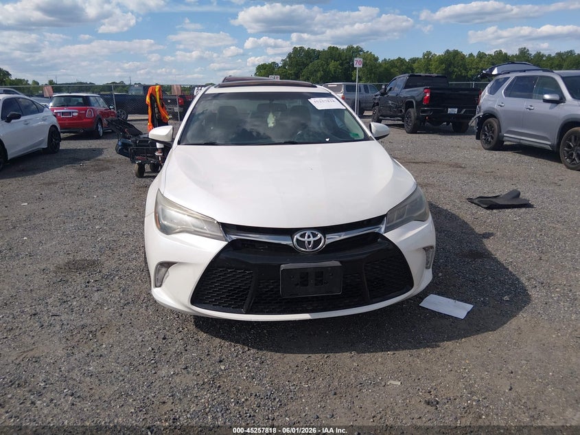TOYOTA CAMRY - zdjęcie 12
