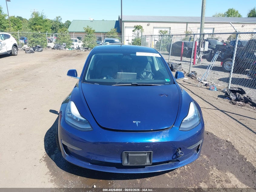 TESLA MODEL 3 - zdjęcie 13