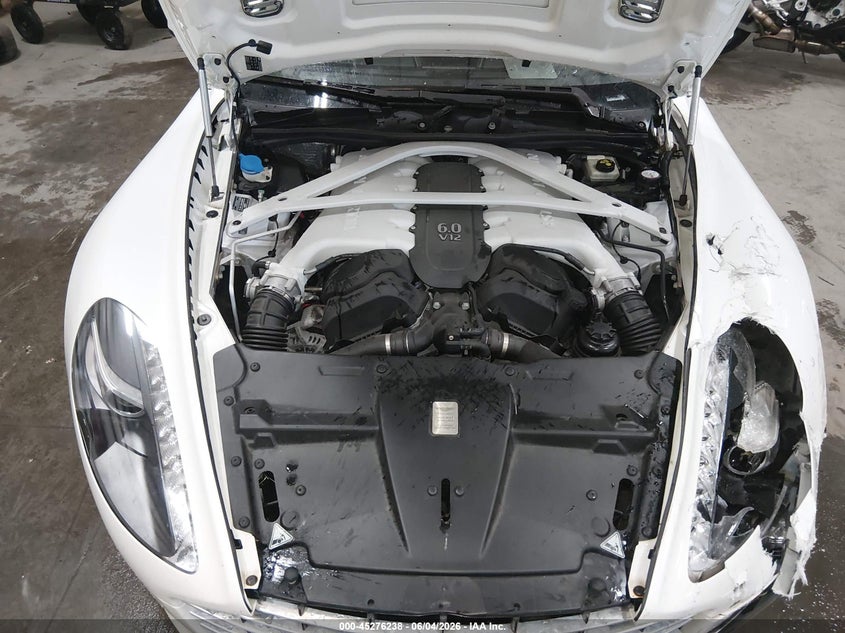 ASTON MARTIN RAPIDE S - zdjęcie 10