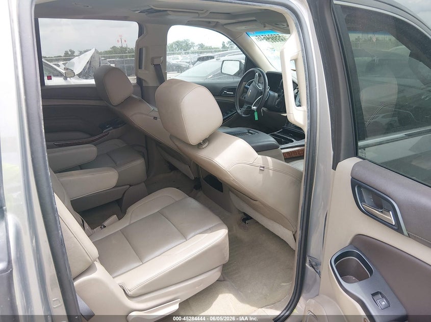 CHEVROLET SUBURBAN - zdjęcie 8
