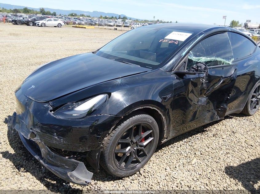 TESLA MODEL Y - zdjęcie 6