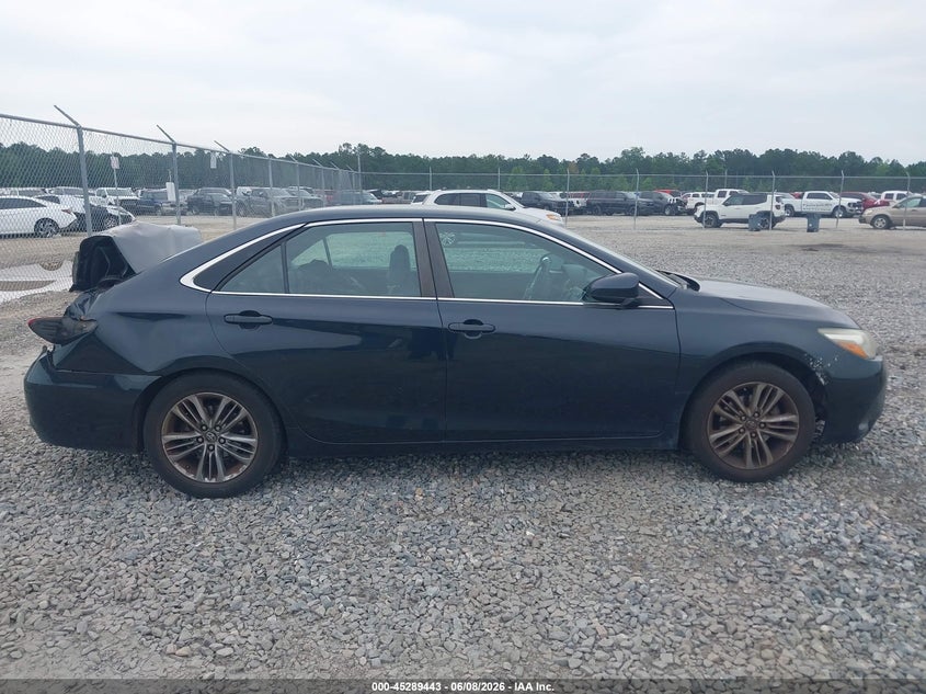 TOYOTA CAMRY - zdjęcie 13