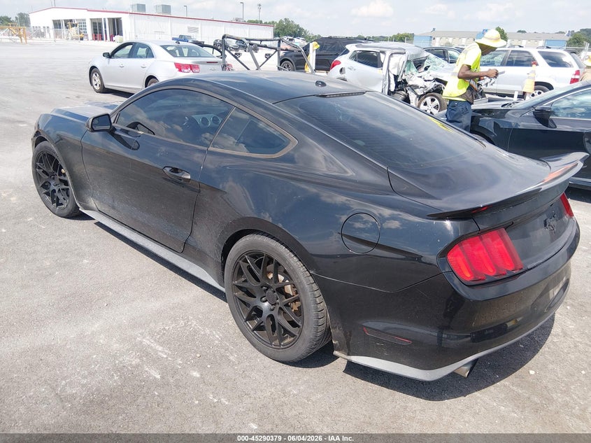 FORD MUSTANG - zdjęcie 3
