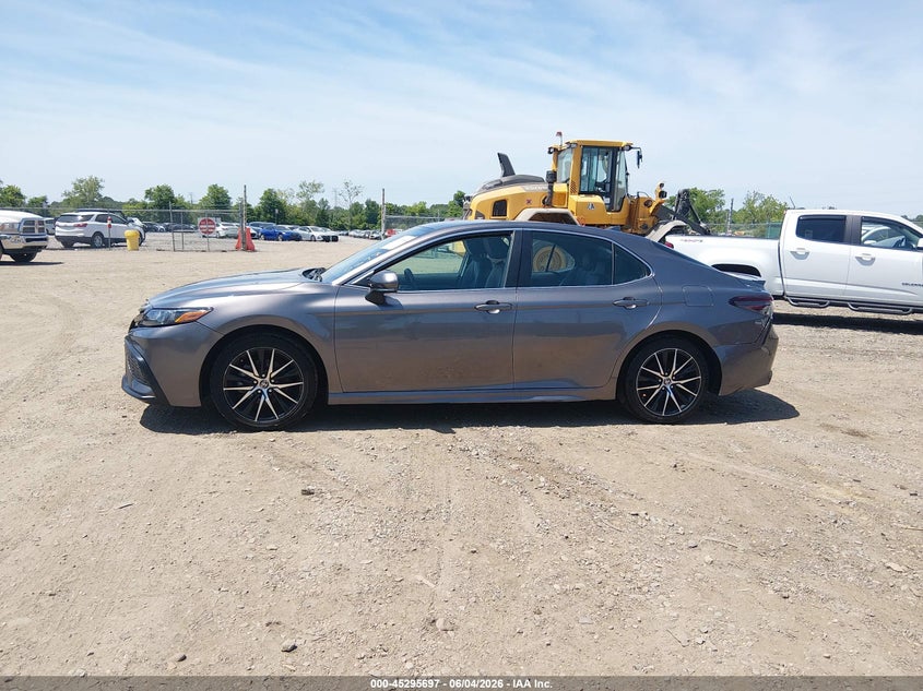 TOYOTA CAMRY - zdjęcie 14