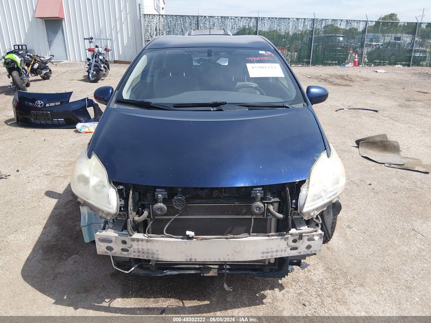 TOYOTA PRIUS - zdjęcie 13