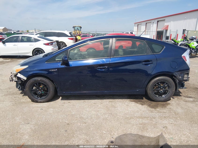TOYOTA PRIUS - zdjęcie 15