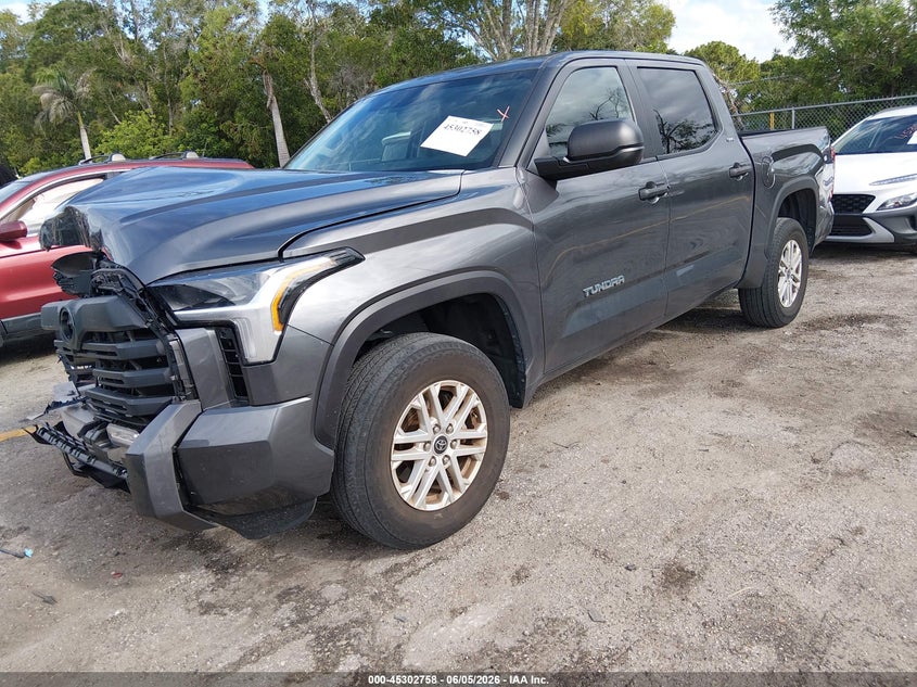 TOYOTA TUNDRA - zdjęcie 2