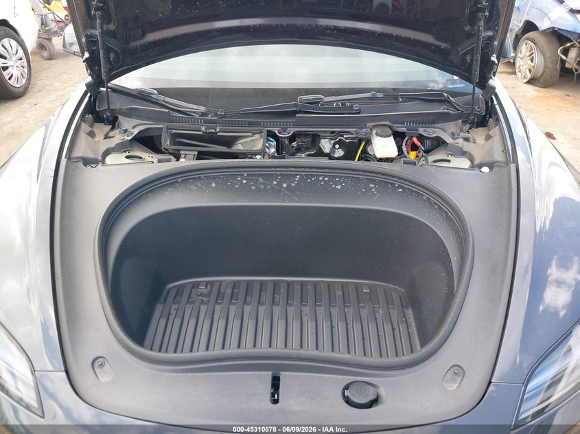 TESLA MODEL 3 - zdjęcie 10
