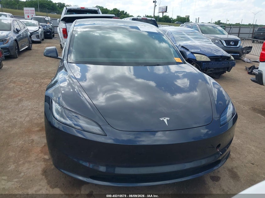 TESLA MODEL 3 - zdjęcie 12