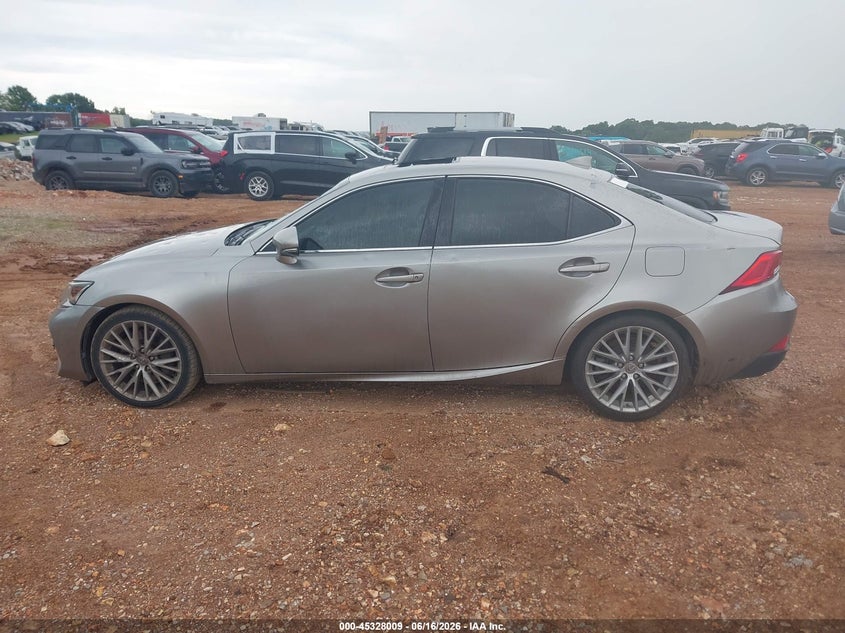LEXUS IS 200T - zdjęcie 14
