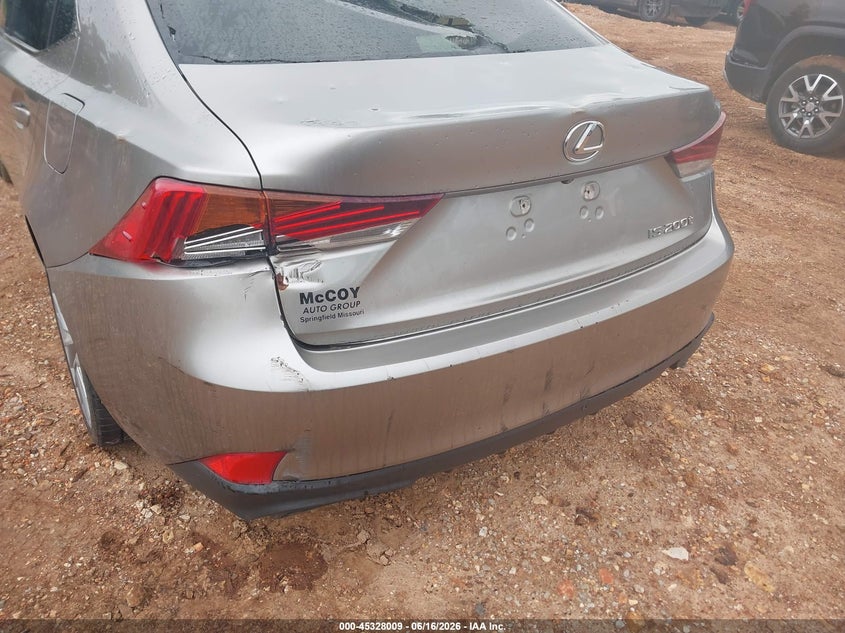LEXUS IS 200T - zdjęcie 18