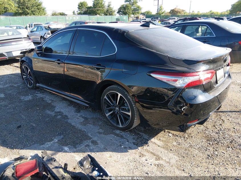TOYOTA CAMRY - zdjęcie 3