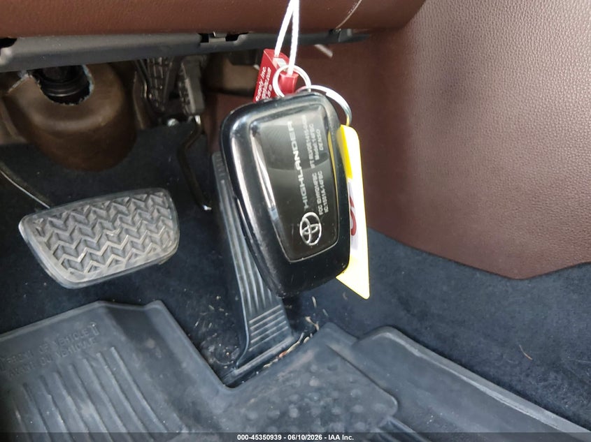 TOYOTA HIGHLANDER - zdjęcie 11