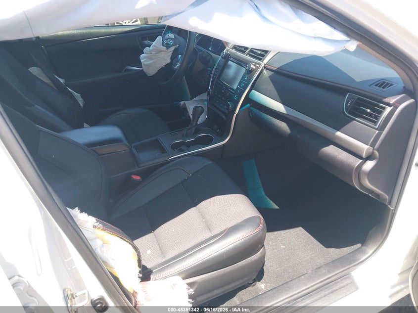 TOYOTA CAMRY - zdjęcie 5