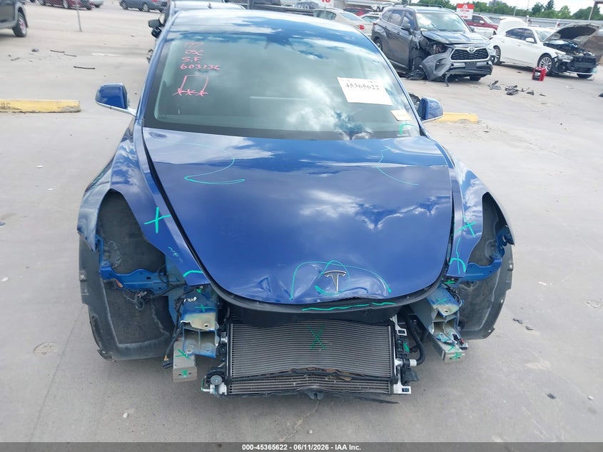 TESLA MODEL 3 - zdjęcie 13