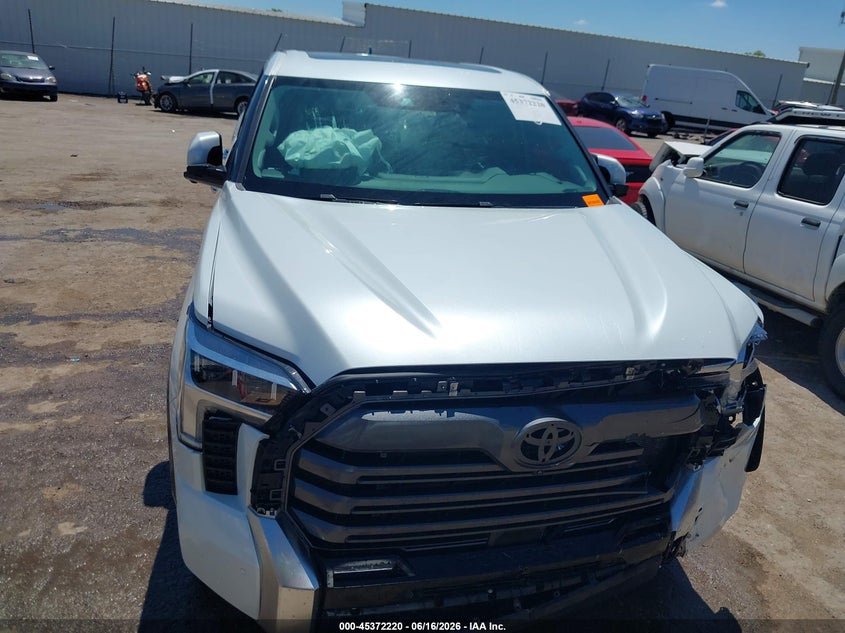 TOYOTA TUNDRA - zdjęcie 12