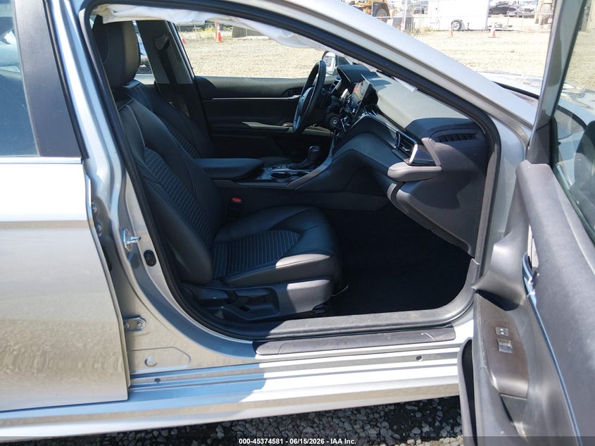 TOYOTA CAMRY - zdjęcie 5