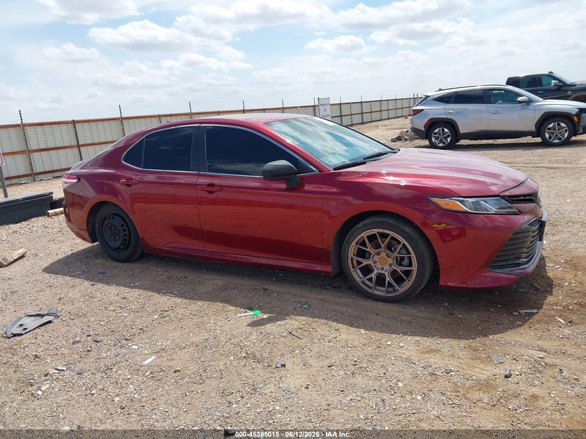 TOYOTA CAMRY - zdjęcie 13