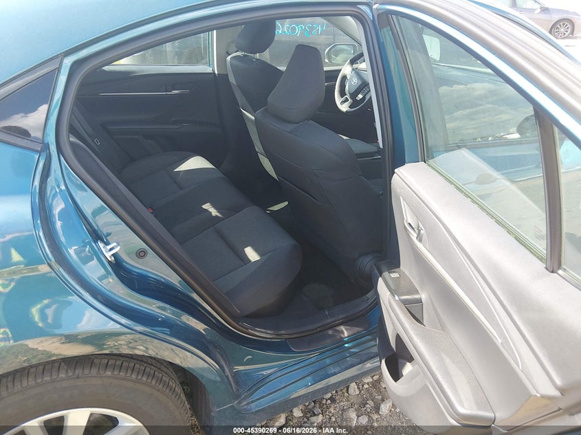 TOYOTA CAMRY - zdjęcie 8