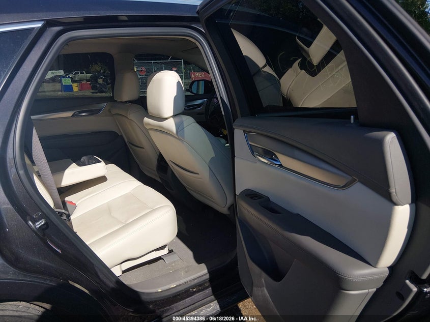 CADILLAC XT5 - zdjęcie 8