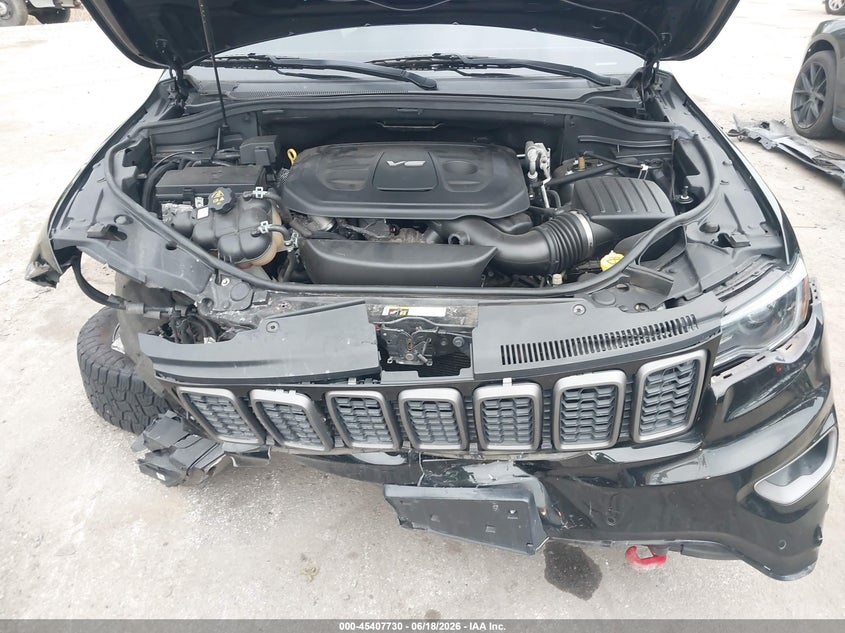 JEEP GRAND CHEROKEE - zdjęcie 10