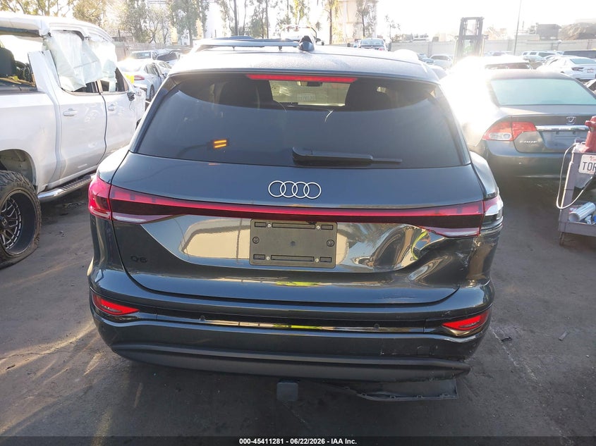AUDI Q6 E-TRON - zdjęcie 17