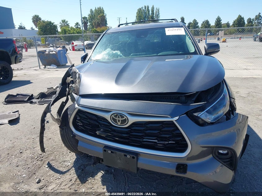 TOYOTA HIGHLANDER - zdjęcie 12