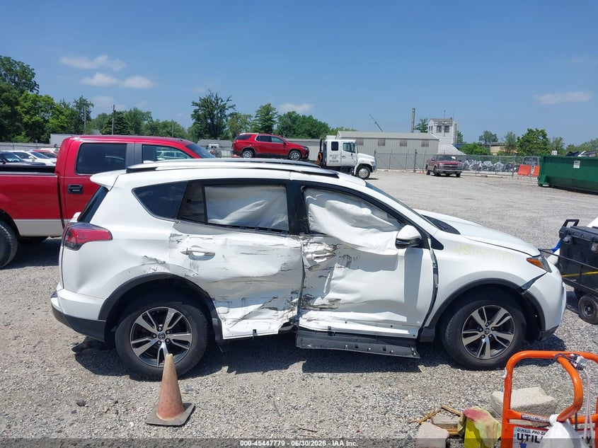 TOYOTA RAV4 - zdjęcie 14