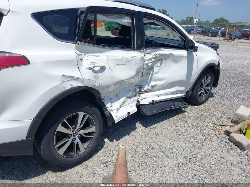 TOYOTA RAV4 - zdjęcie 18