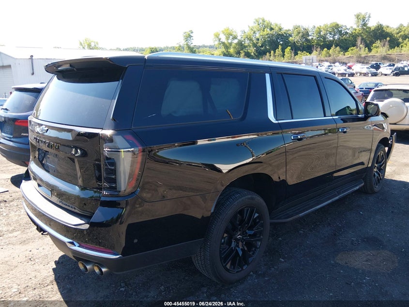 CHEVROLET SUBURBAN - zdjęcie 4