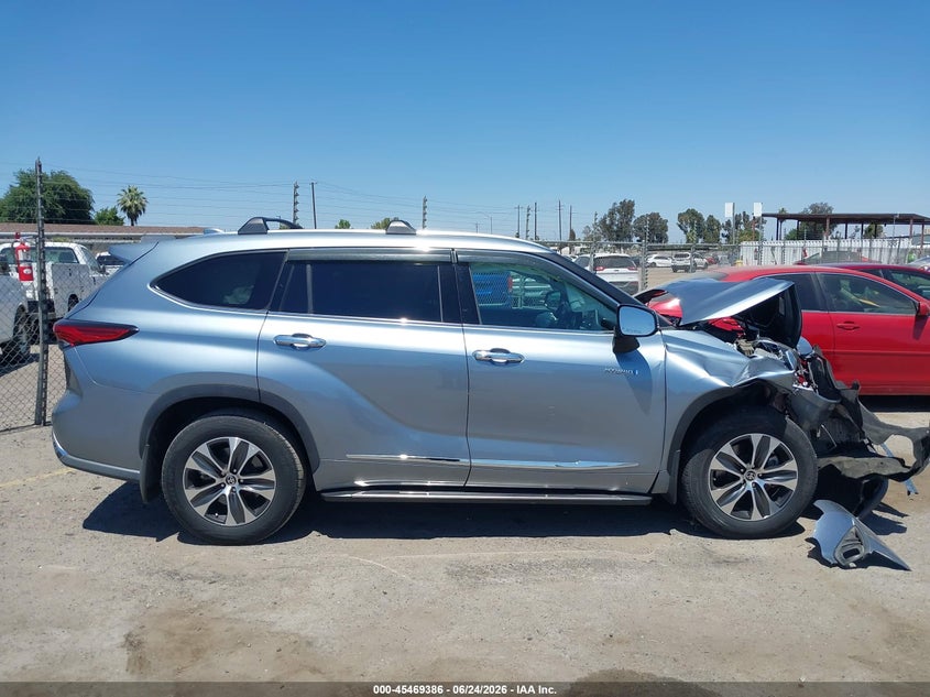 TOYOTA HIGHLANDER - zdjęcie 17