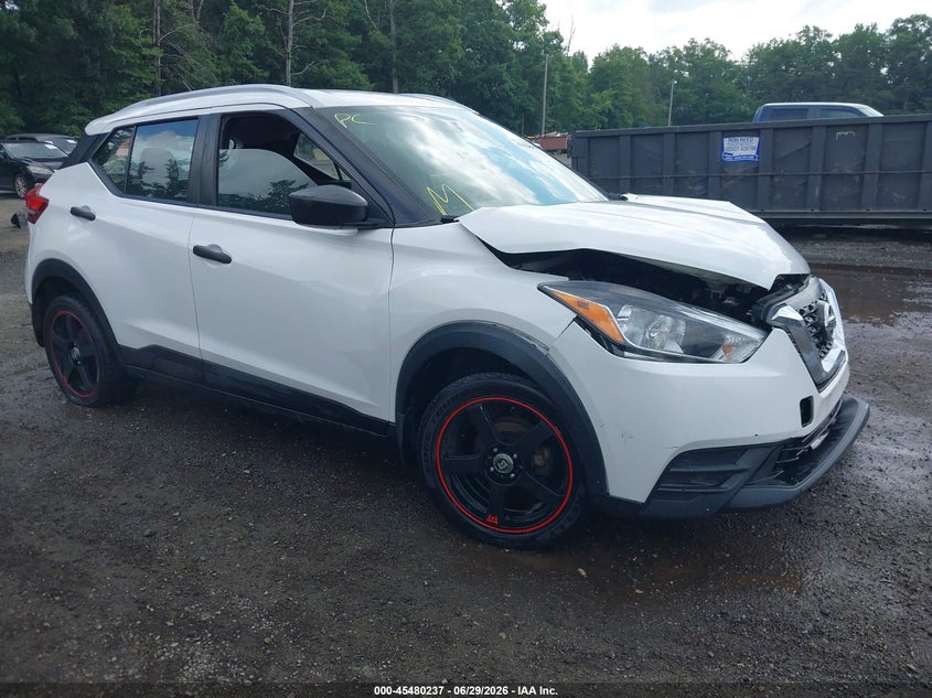 2018 Nissan Kicks S VIN 3N1CP5CU2JL502858