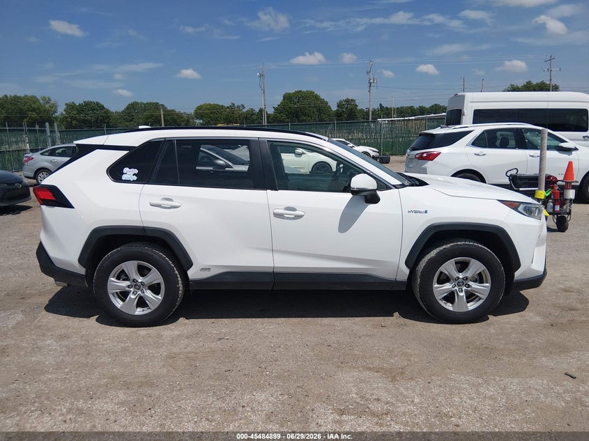 TOYOTA RAV4 HYBRID - zdjęcie 13