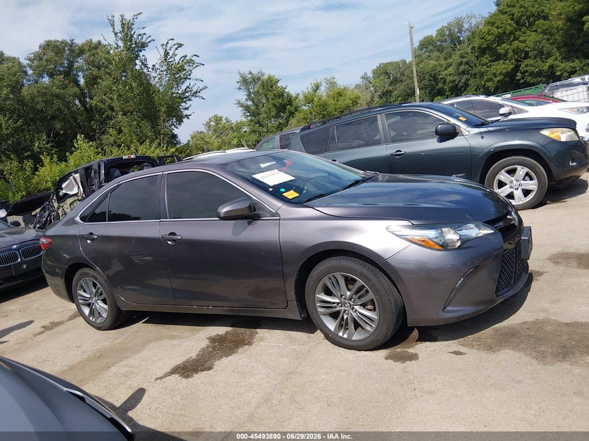 TOYOTA CAMRY - zdjęcie 13