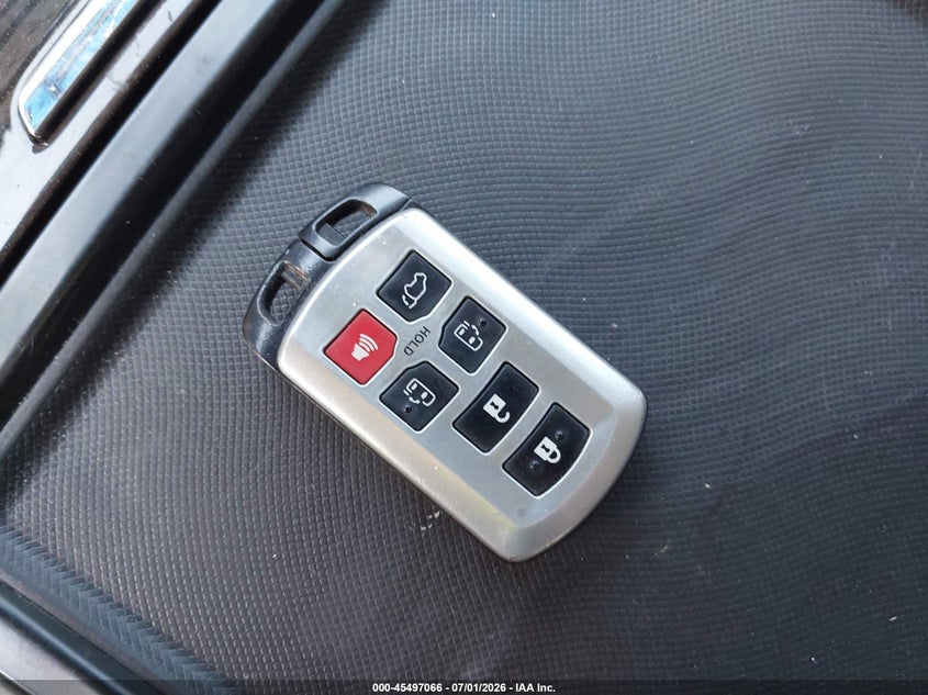 TOYOTA SIENNA - zdjęcie 11