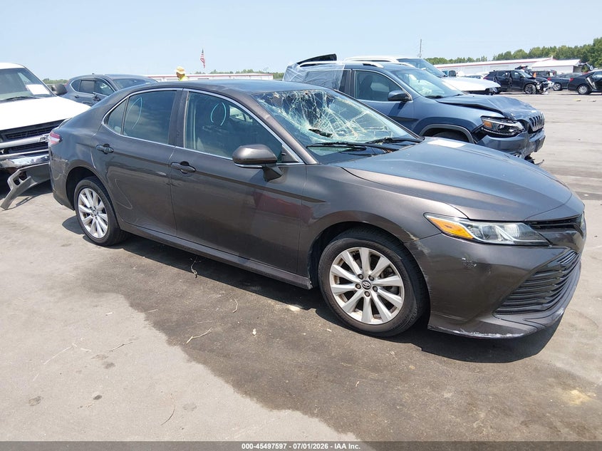 TOYOTA CAMRY - zdjęcie 1