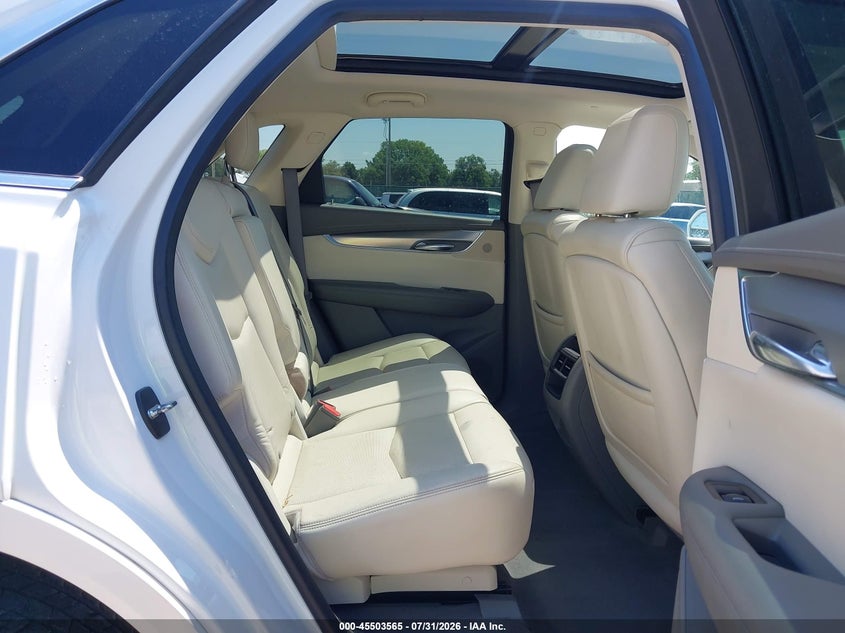 CADILLAC XT5 - zdjęcie 8