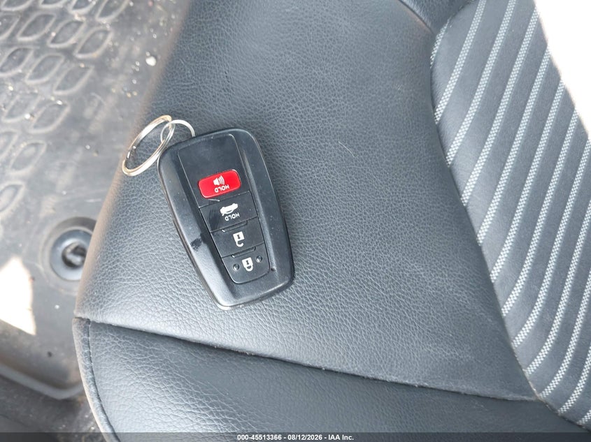 TOYOTA CAMRY - zdjęcie 11