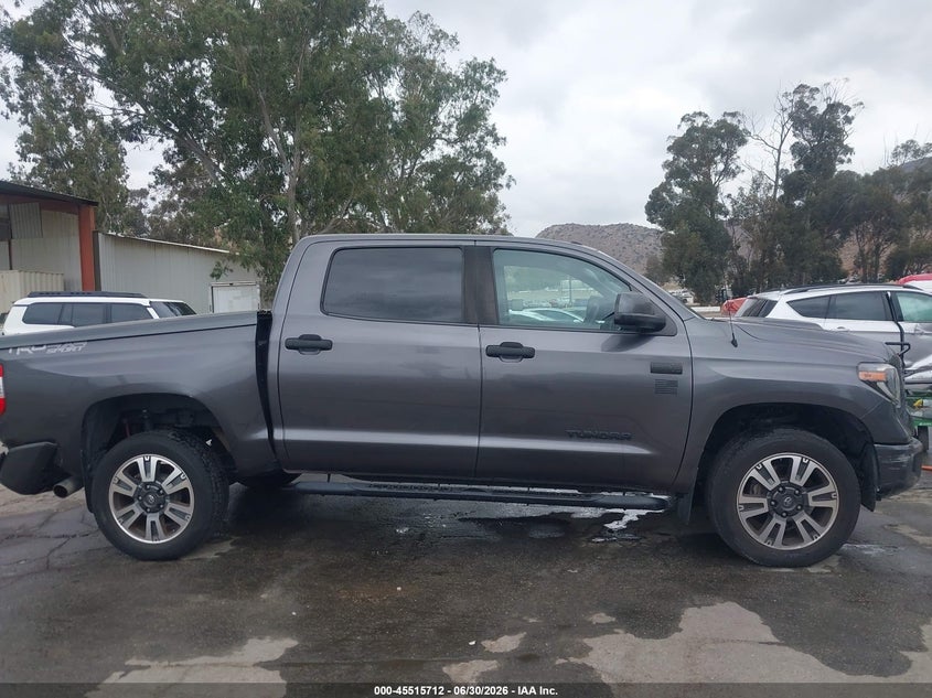 TOYOTA TUNDRA - zdjęcie 14