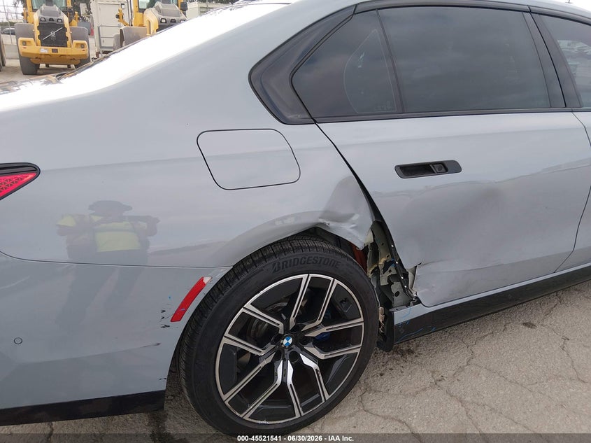 BMW I7 - zdjęcie 6